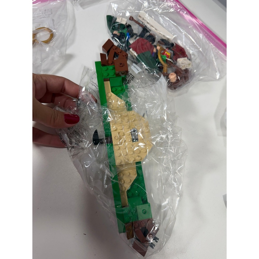 LEGO Harry Potter Quidditch Match 75956 Building Kit w Minifigures 99% complete - Picture 2 of 12